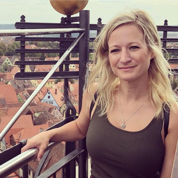 Meet your Posher, Natasha - Picture 1 of 1